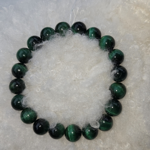10mm Green Tiger Eye Bracelet - Picture 3 of 10